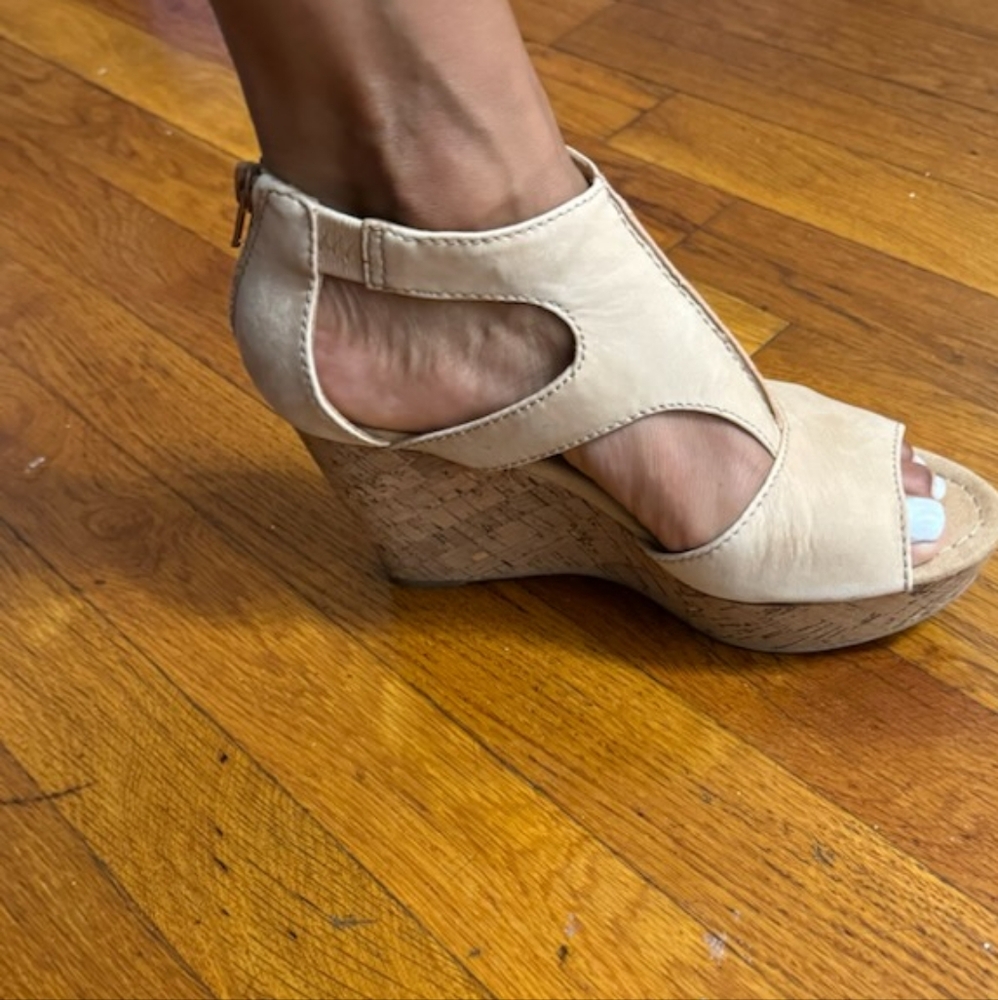 Open toe wedge.
